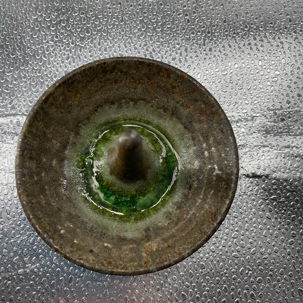 Pottery ring holder